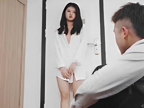 Em mẫu ảnh nude xinh đẹp và tên thợ chụp ảnh biến thái